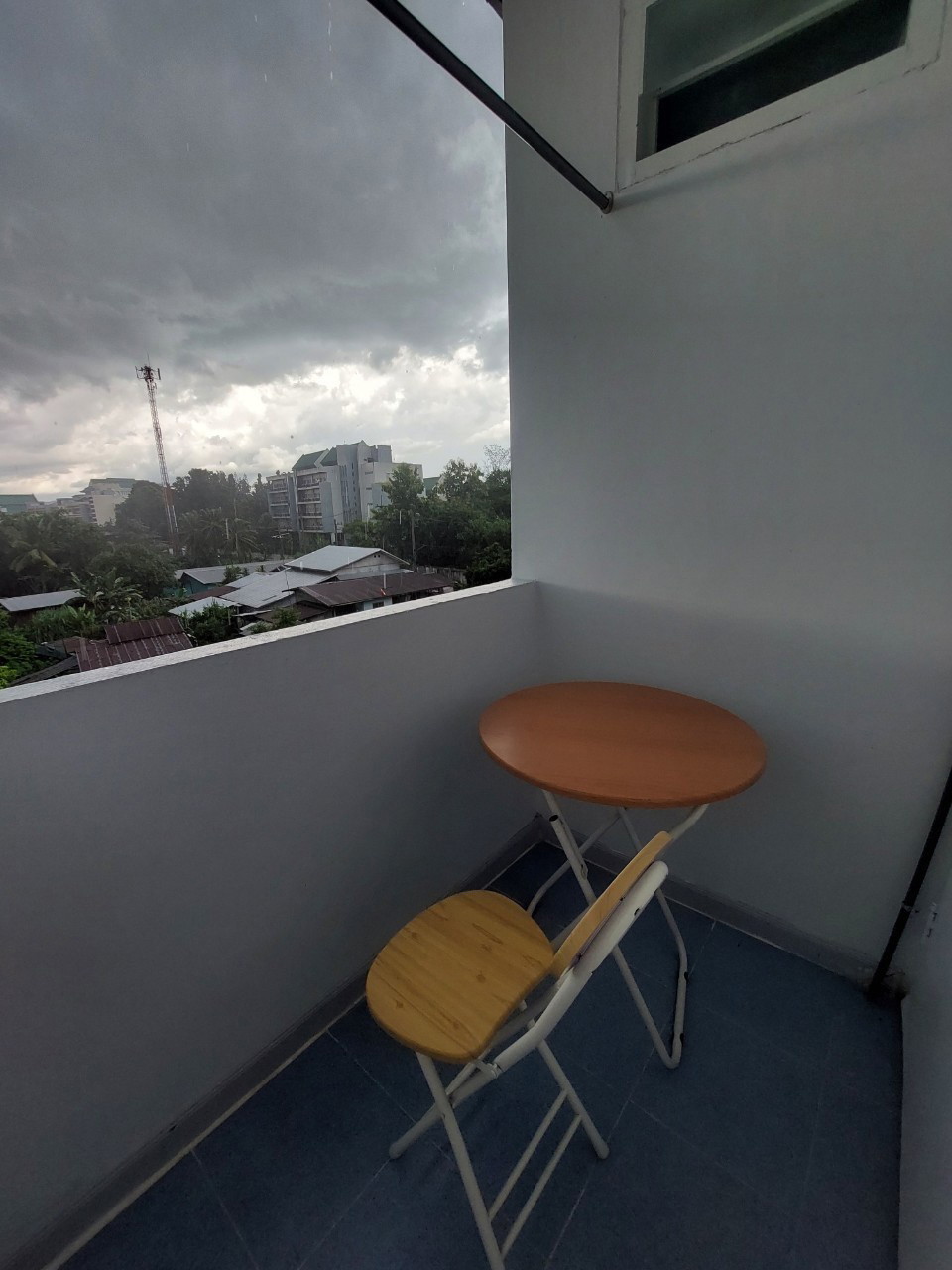 1 Bed Condo — photo 2