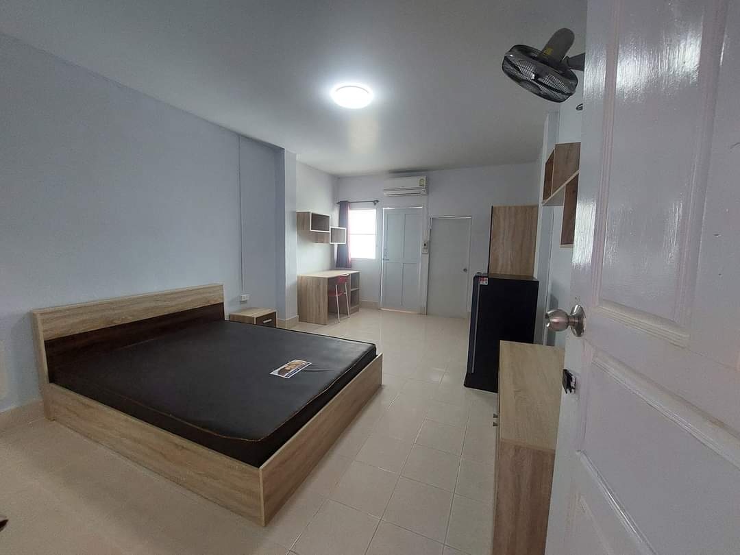1 Bed Condo — photo 3