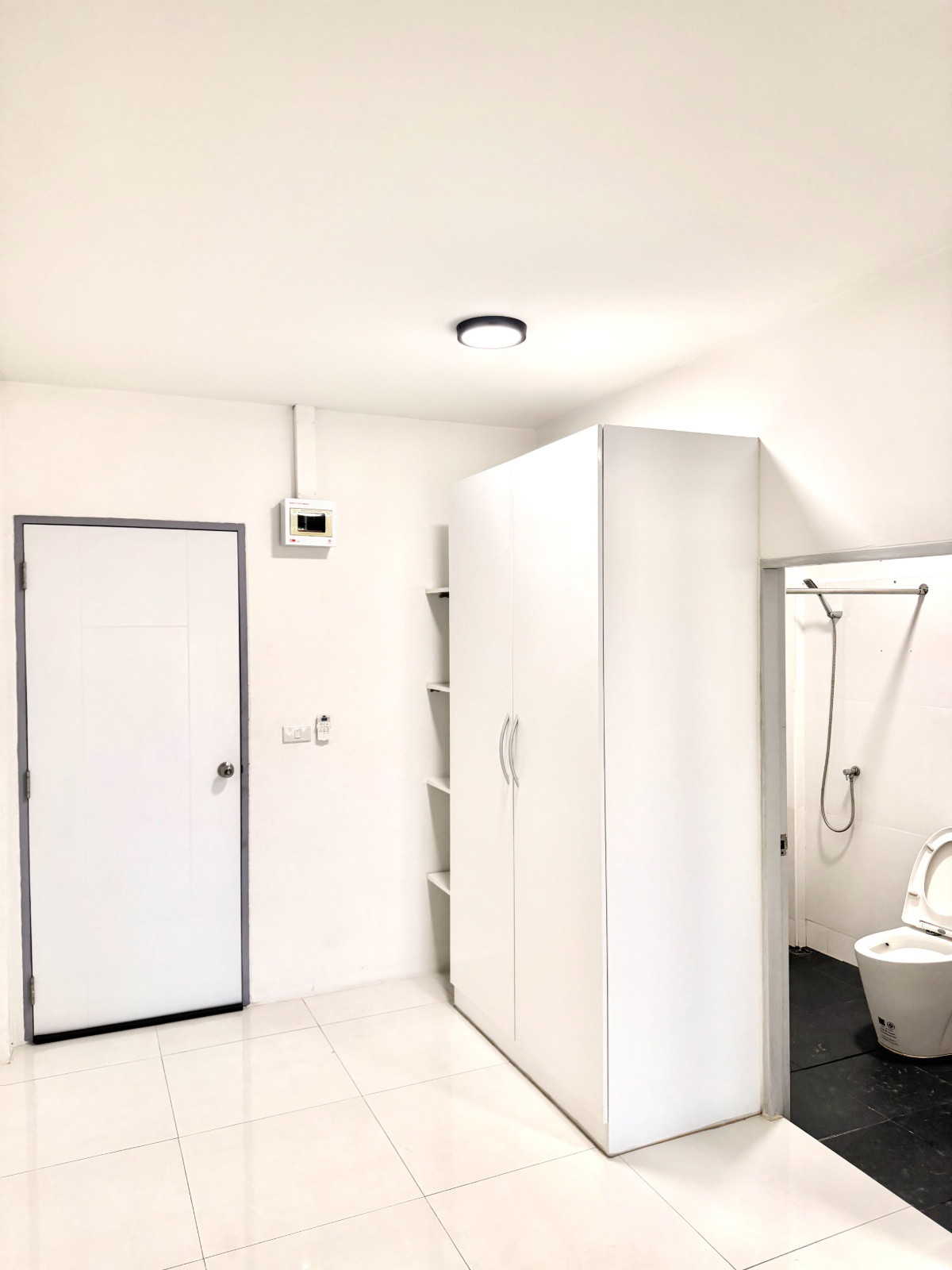1 Bed Condo — photo 5
