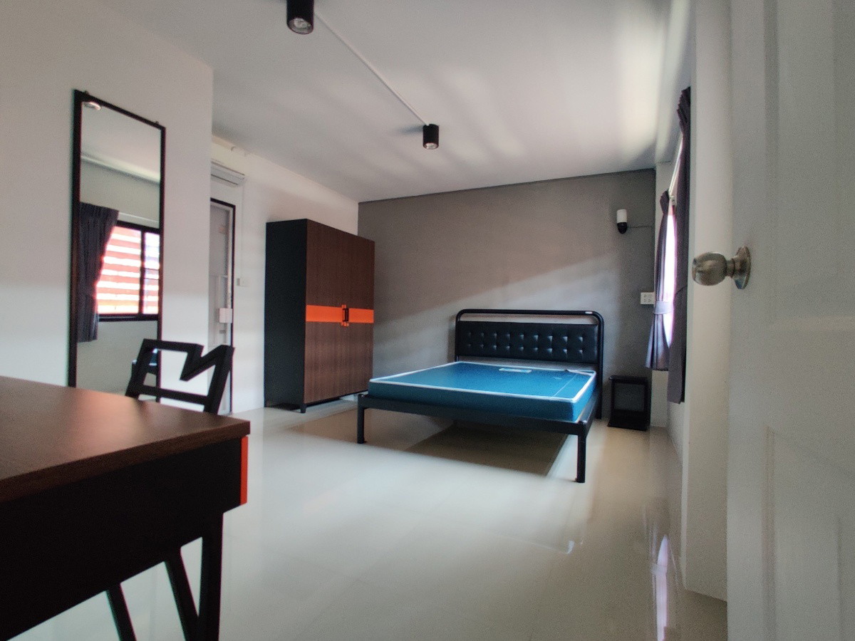 1 Bed Condo — photo 4