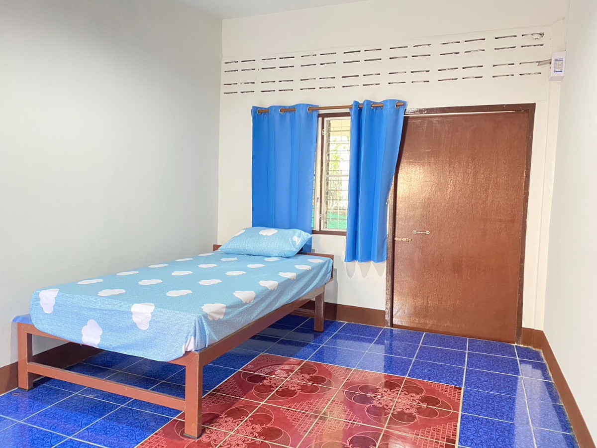 1 Bed Condo — photo 2