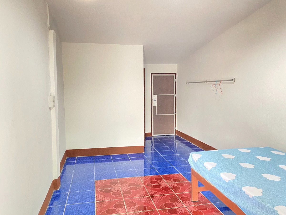 1 Bed Condo — photo 4