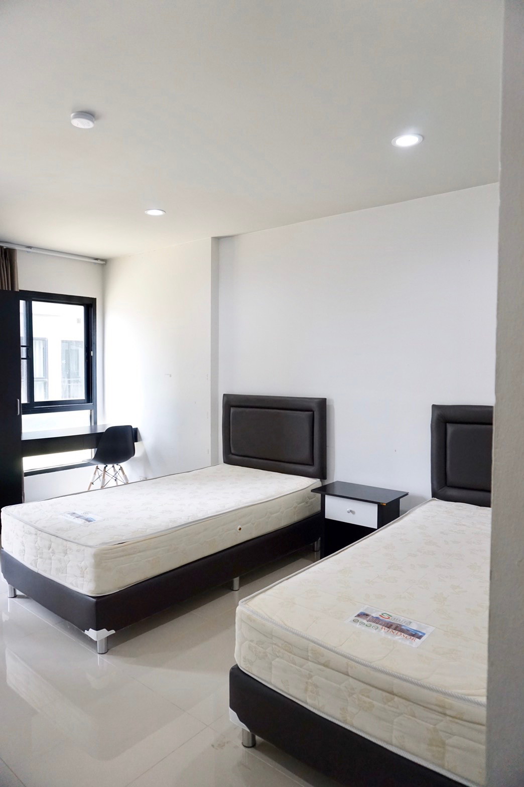 1 Bed Condo — photo 2