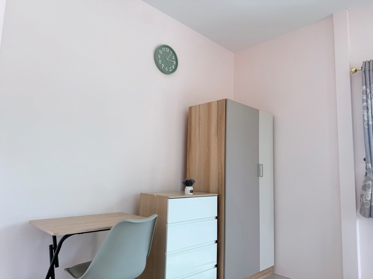 1 Bed Condo — photo 1