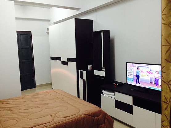 1 Bed Condo — photo 1