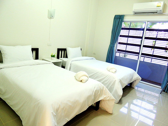 1 Bed Condo — photo 2