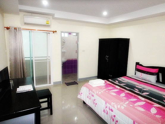 1 Bed Condo — photo 2