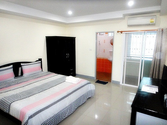 1 Bed Condo — photo 4