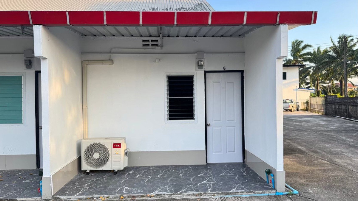 1 Bed Condo — photo 2