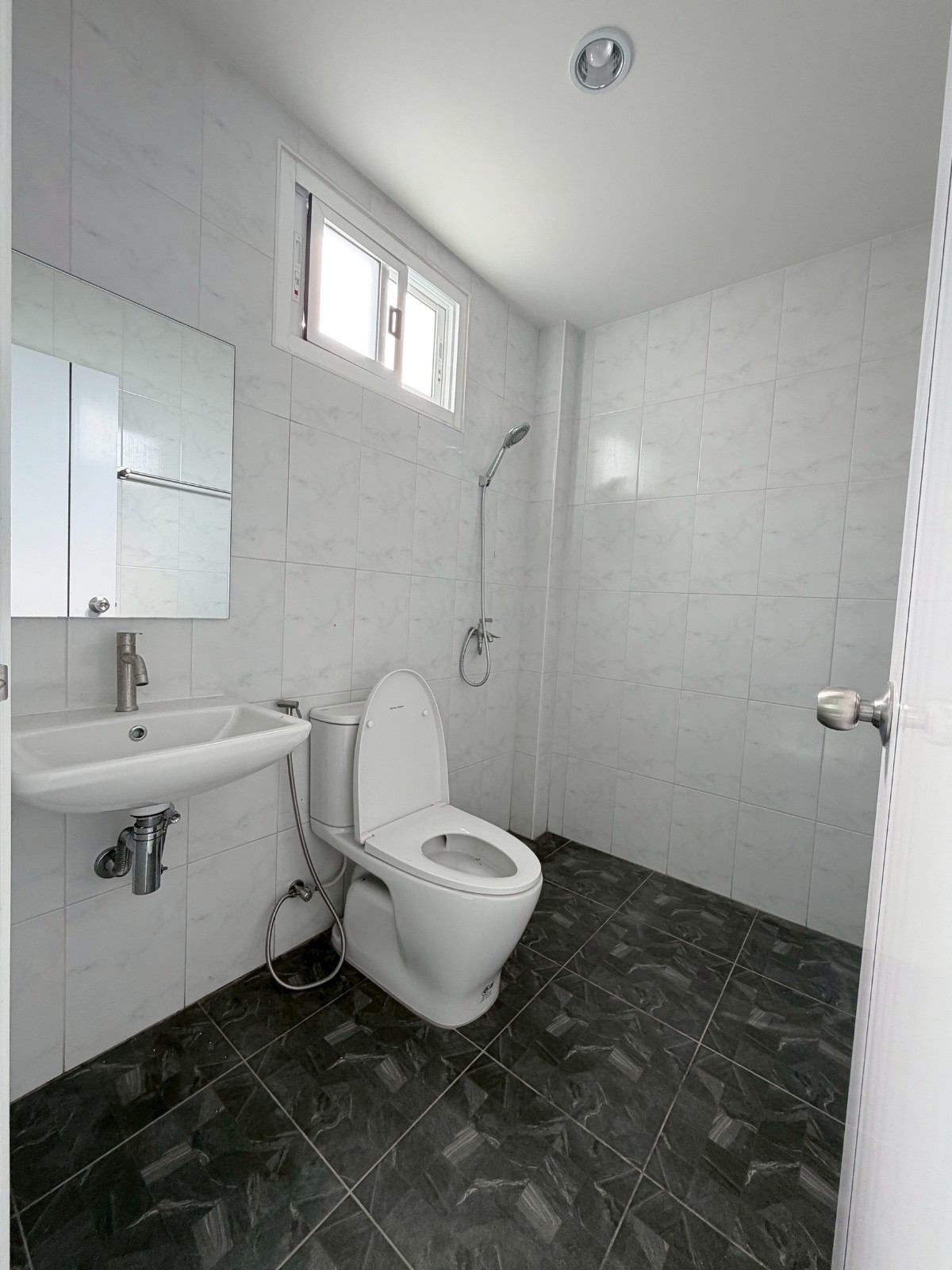 1 Bed Condo — photo 2