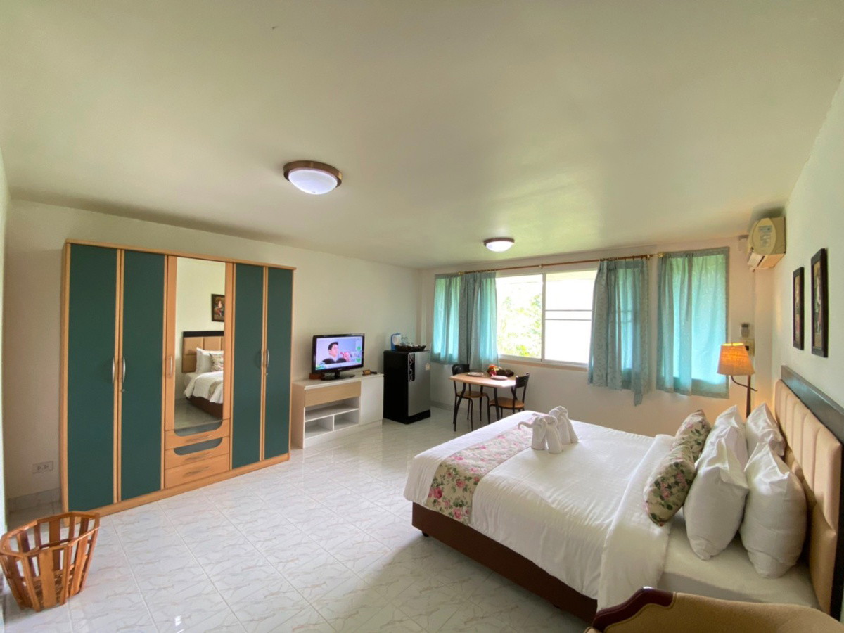 1 Bed Condo — photo 1