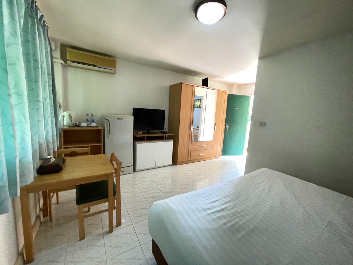 1 Bed Condo — photo 4
