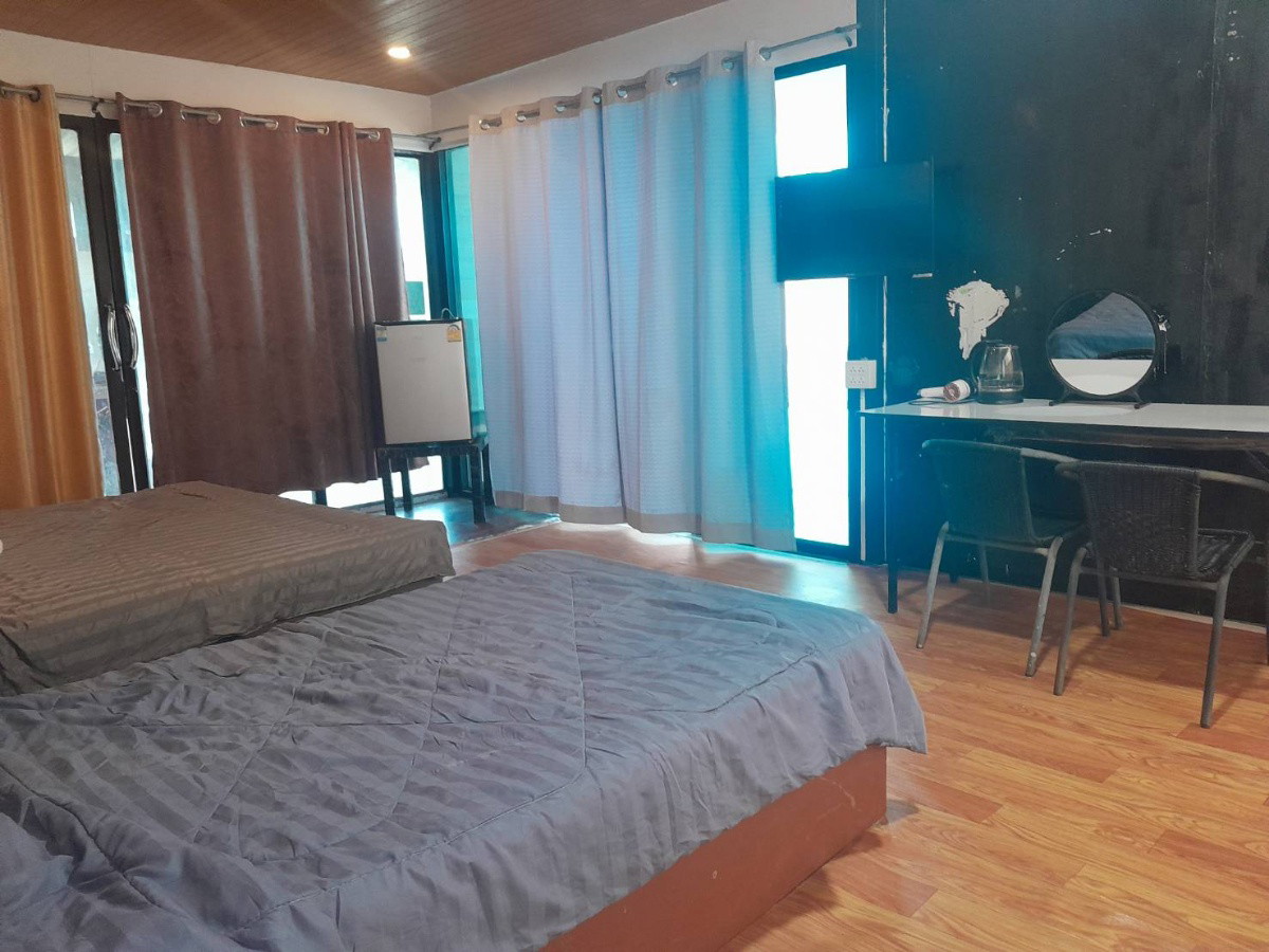 1 Bed Condo — photo 1
