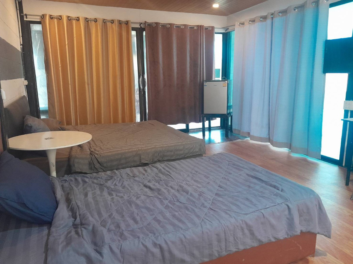 1 Bed Condo — photo 2