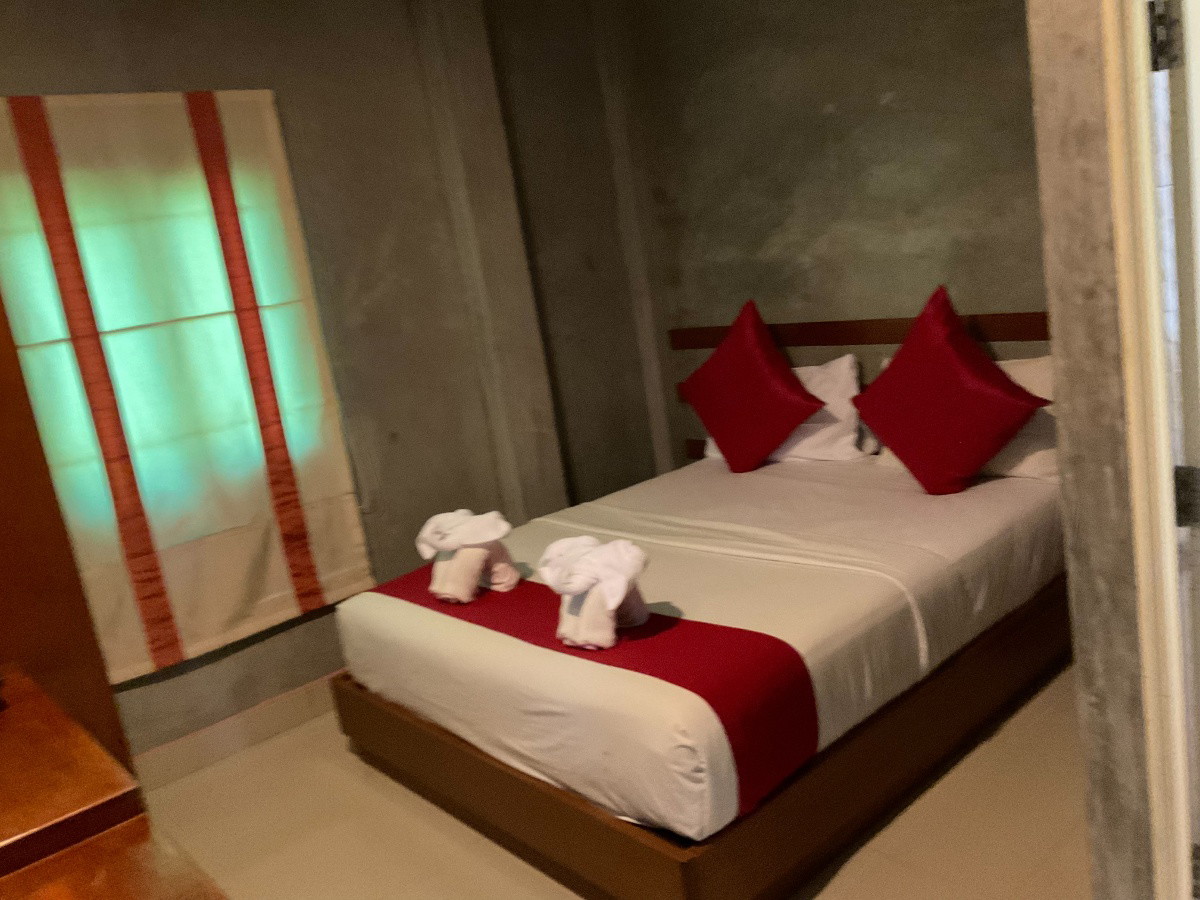1 Bed Condo — photo 1