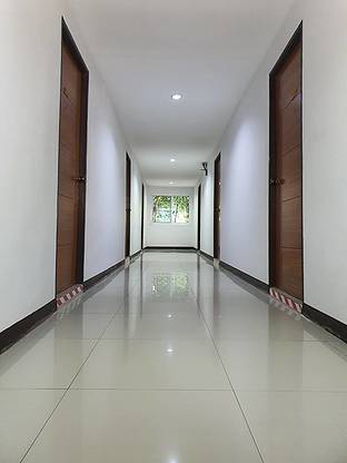 1 Bed Condo — photo 2