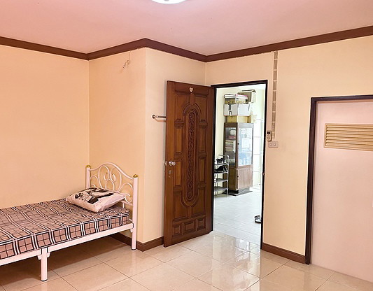 1 Bed Condo · Bangkok Noi, bangkok — photo 4