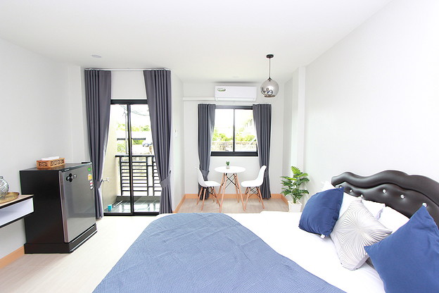 1 Bed Condo — photo 3