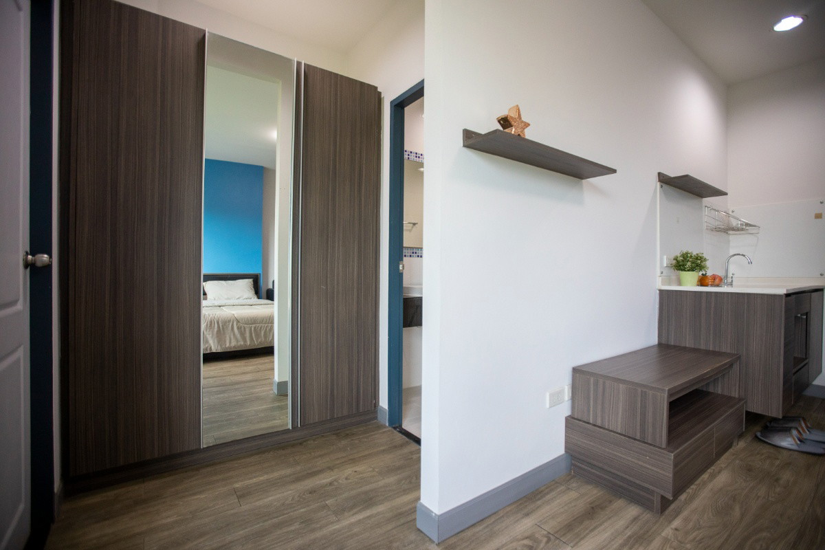 1 Bed Condo — photo 4