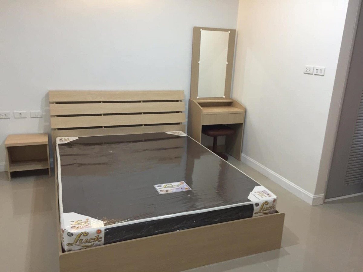 1 Bed Condo — photo 2