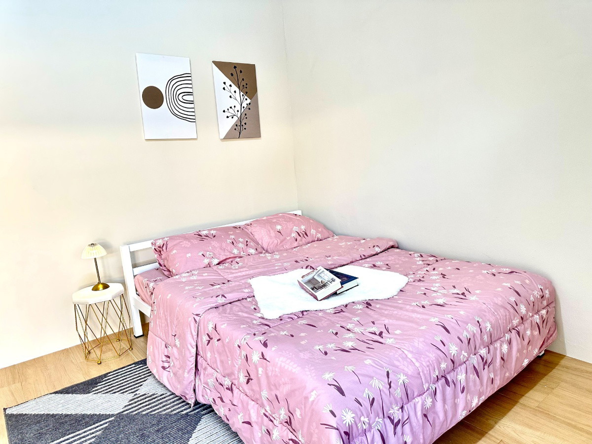 1 Bed Condo — photo 1