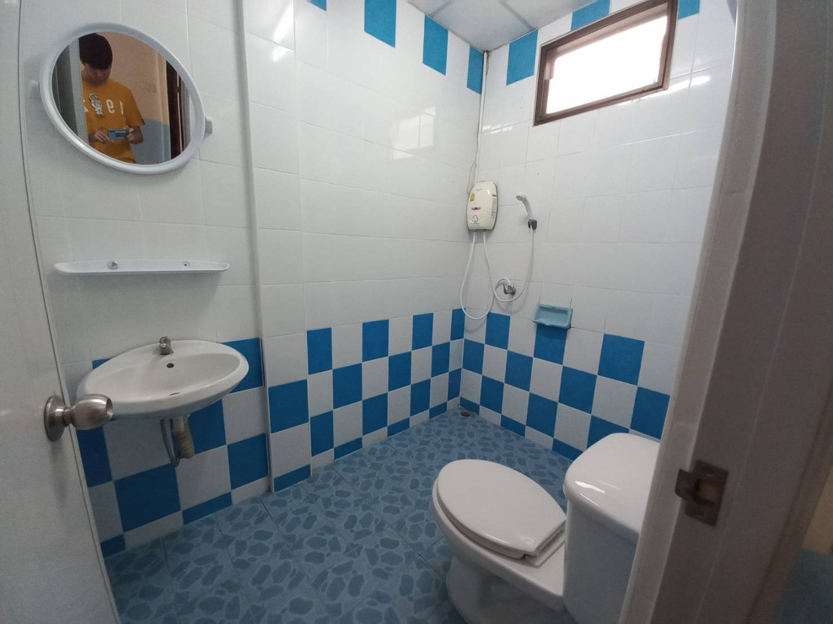 1 Bed Condo — photo 3