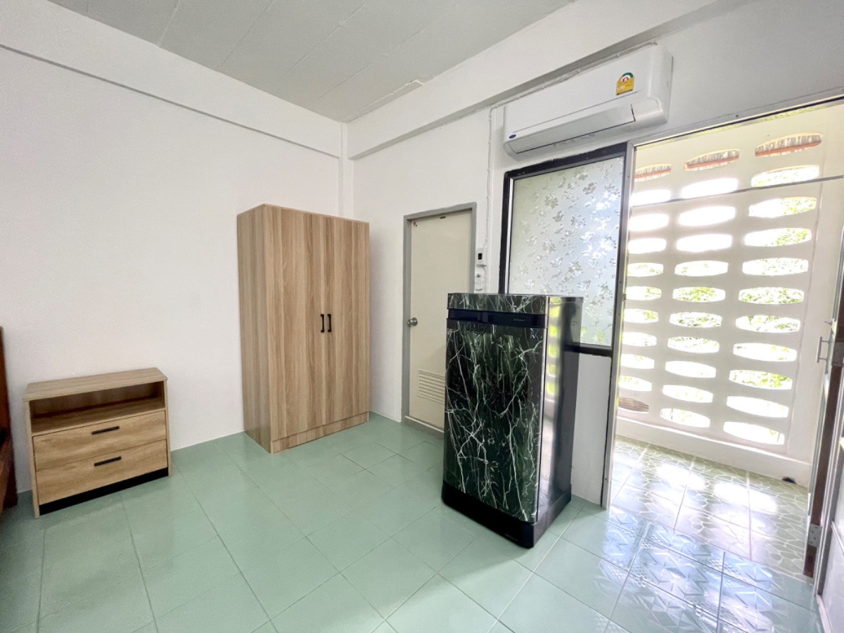1 Bed Condo — photo 3