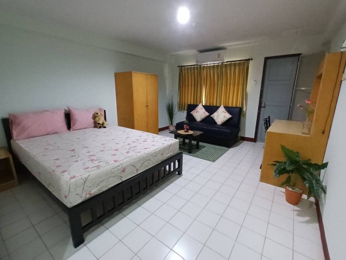 Condo — photo 1