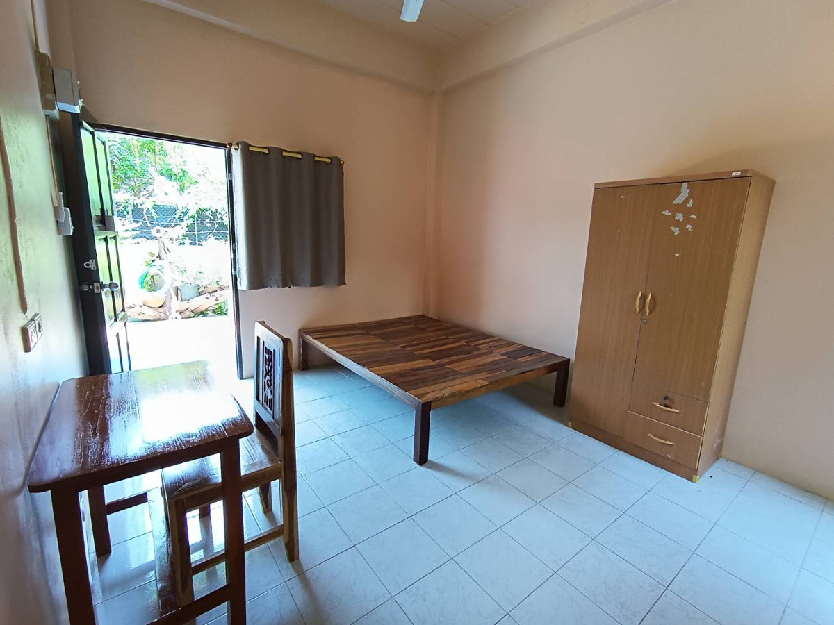 1 Bed Condo — photo 3