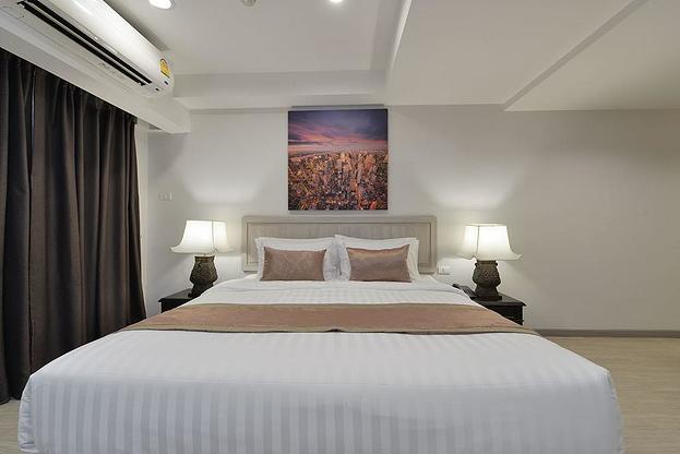 1 Bed Condo · Khlong Toei, bangkok — photo 2