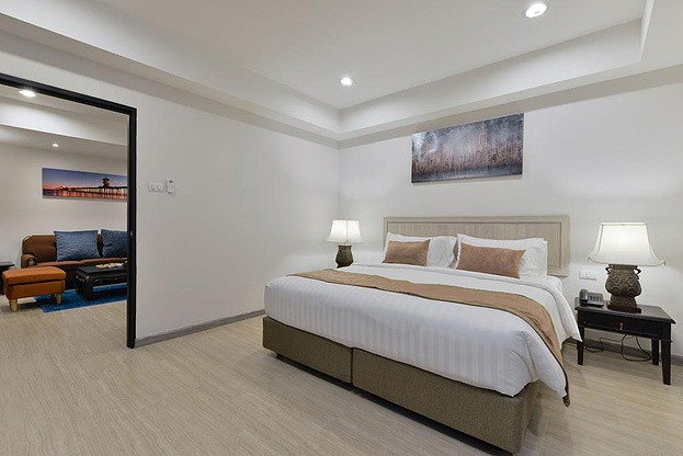 1 Bed Condo · Khlong Toei, bangkok — photo 3