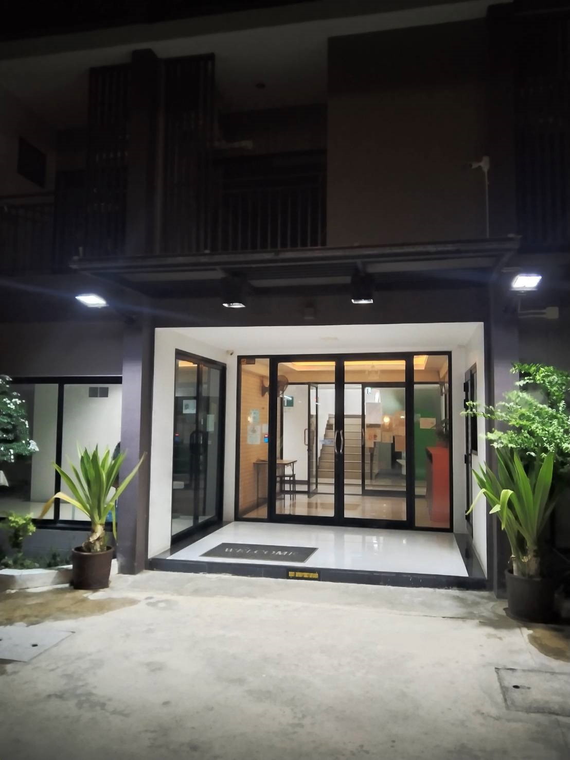 1 Bed Condo — photo 2