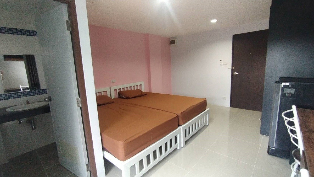 1 Bed Condo — photo 3