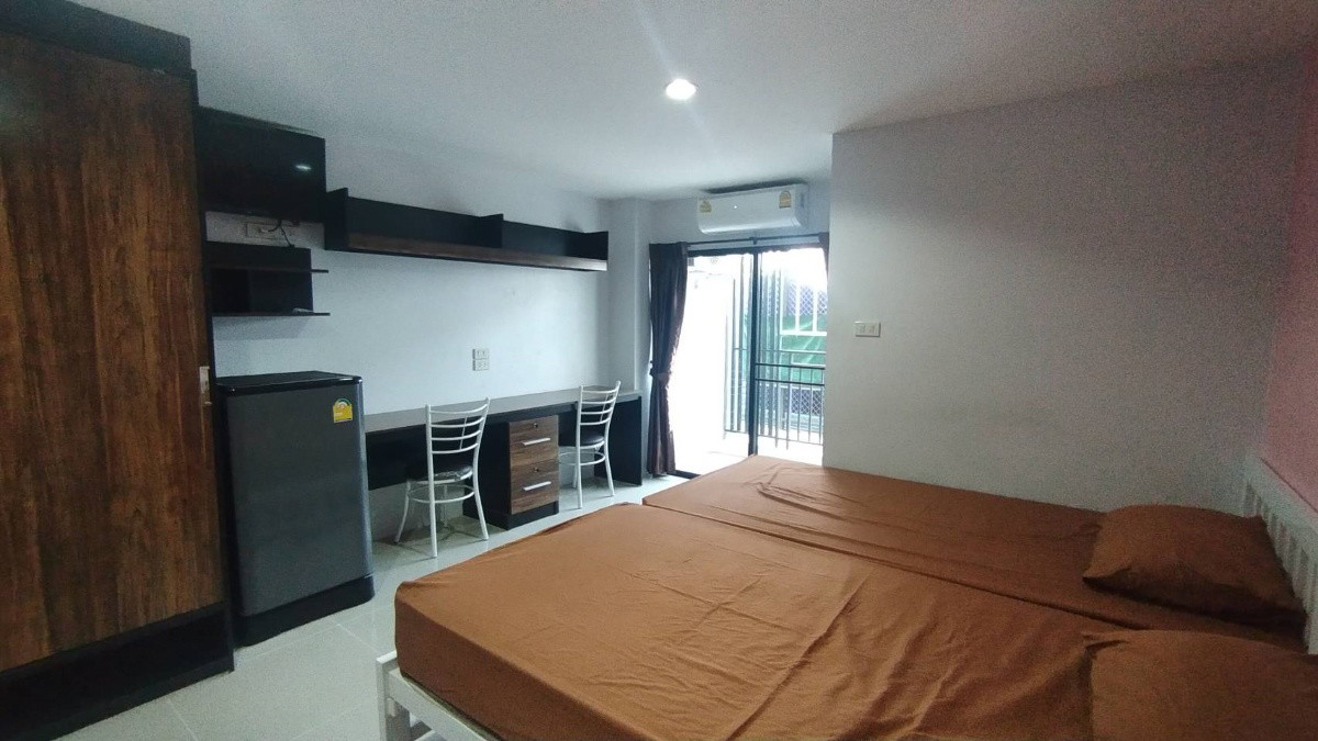 1 Bed Condo — photo 4