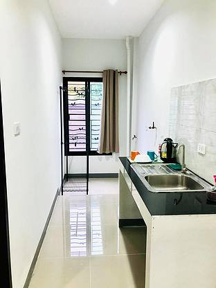 1 Bed Condo — photo 2