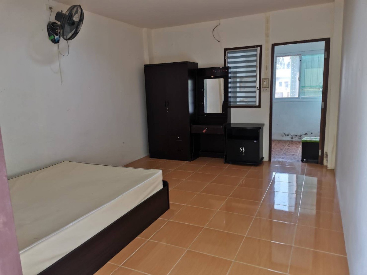 1 Bed Condo — photo 2