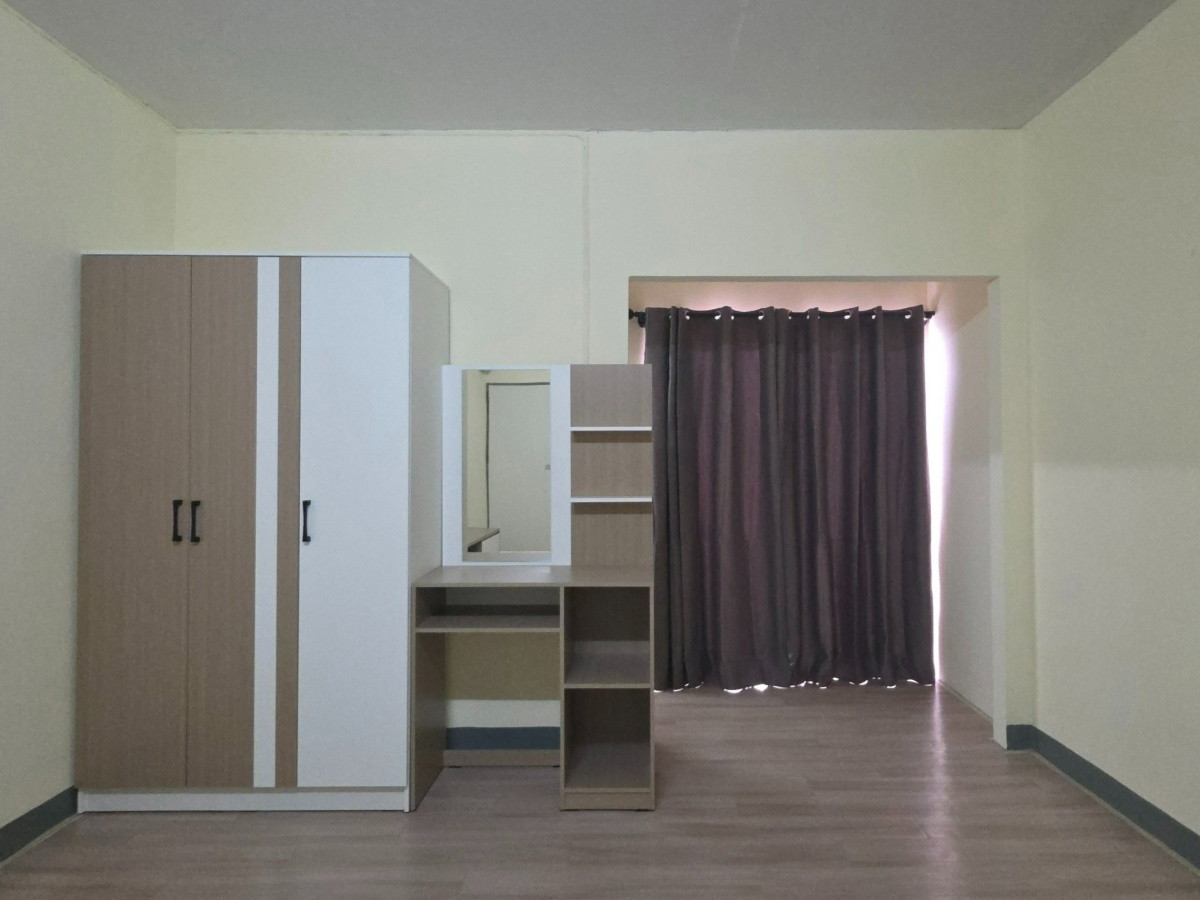 1 Bed Condo — photo 3