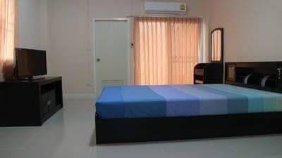 1 Bed Condo — photo 2