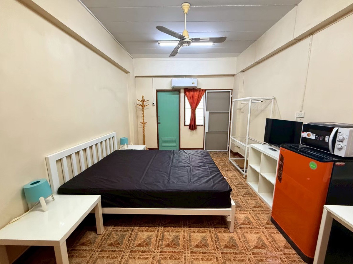 1 Bed Condo — photo 1