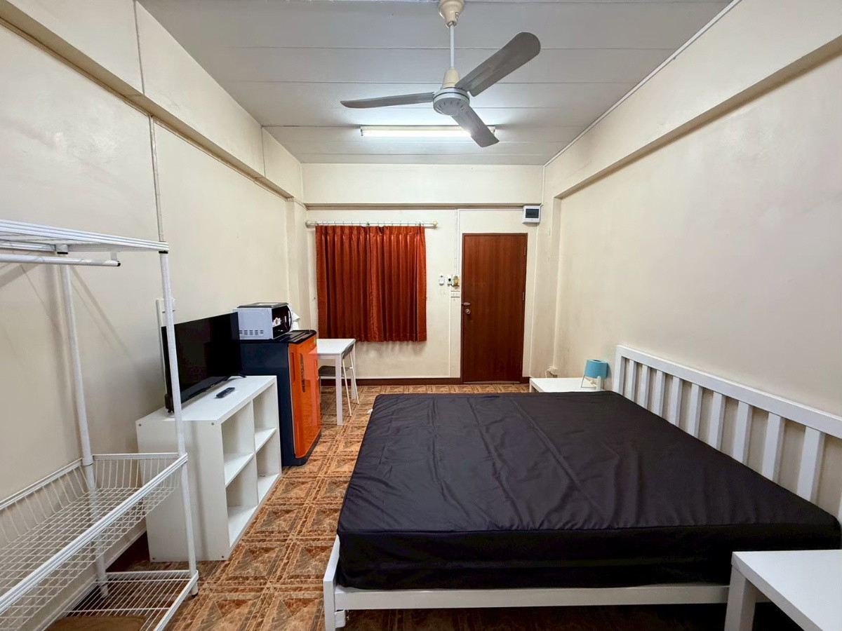 1 Bed Condo — photo 2