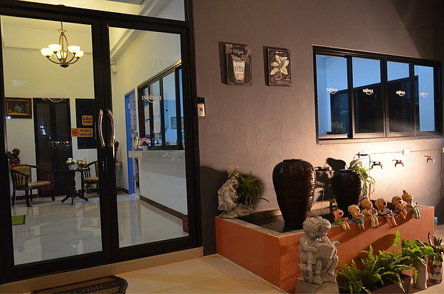 1 Bed Condo — photo 1