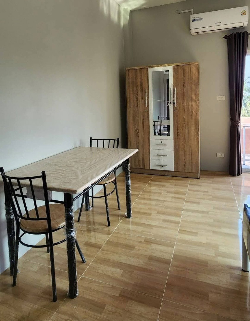 1 Bed Condo — photo 2