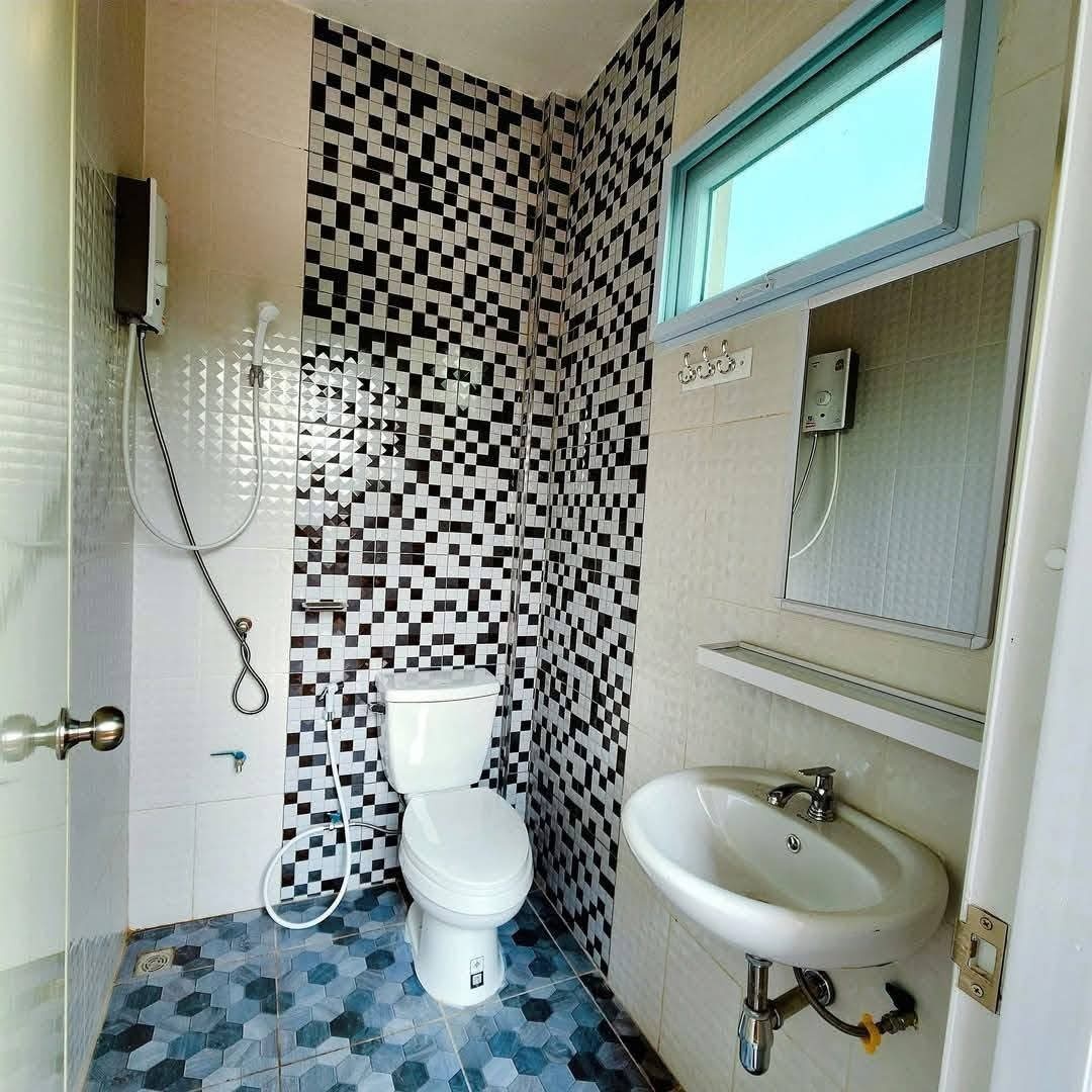 1 Bed Condo — photo 3