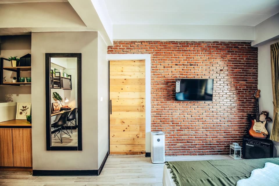 1 Bed Condo — photo 2