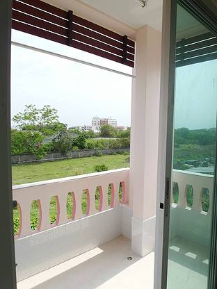 Condo · Saphan Sung, bangkok — photo 3