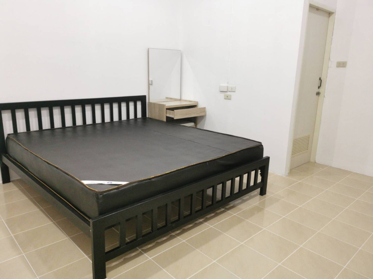 1 Bed Condo — photo 2