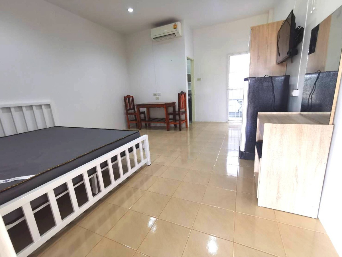 1 Bed Condo — photo 3