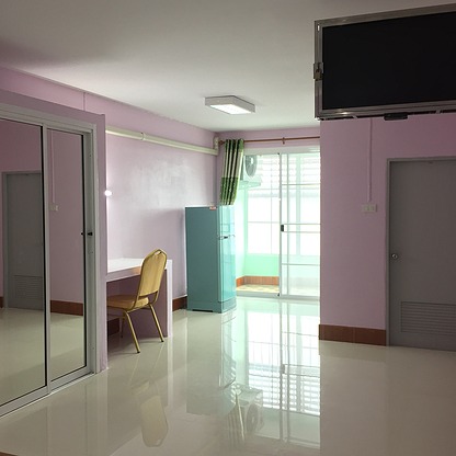 1 Bed Condo — photo 1