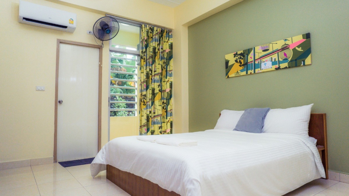 1 Bed Condo — photo 2