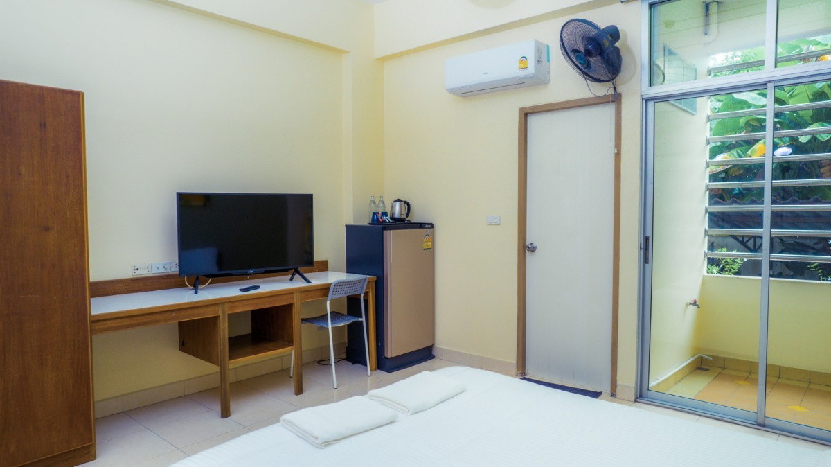 1 Bed Condo — photo 4